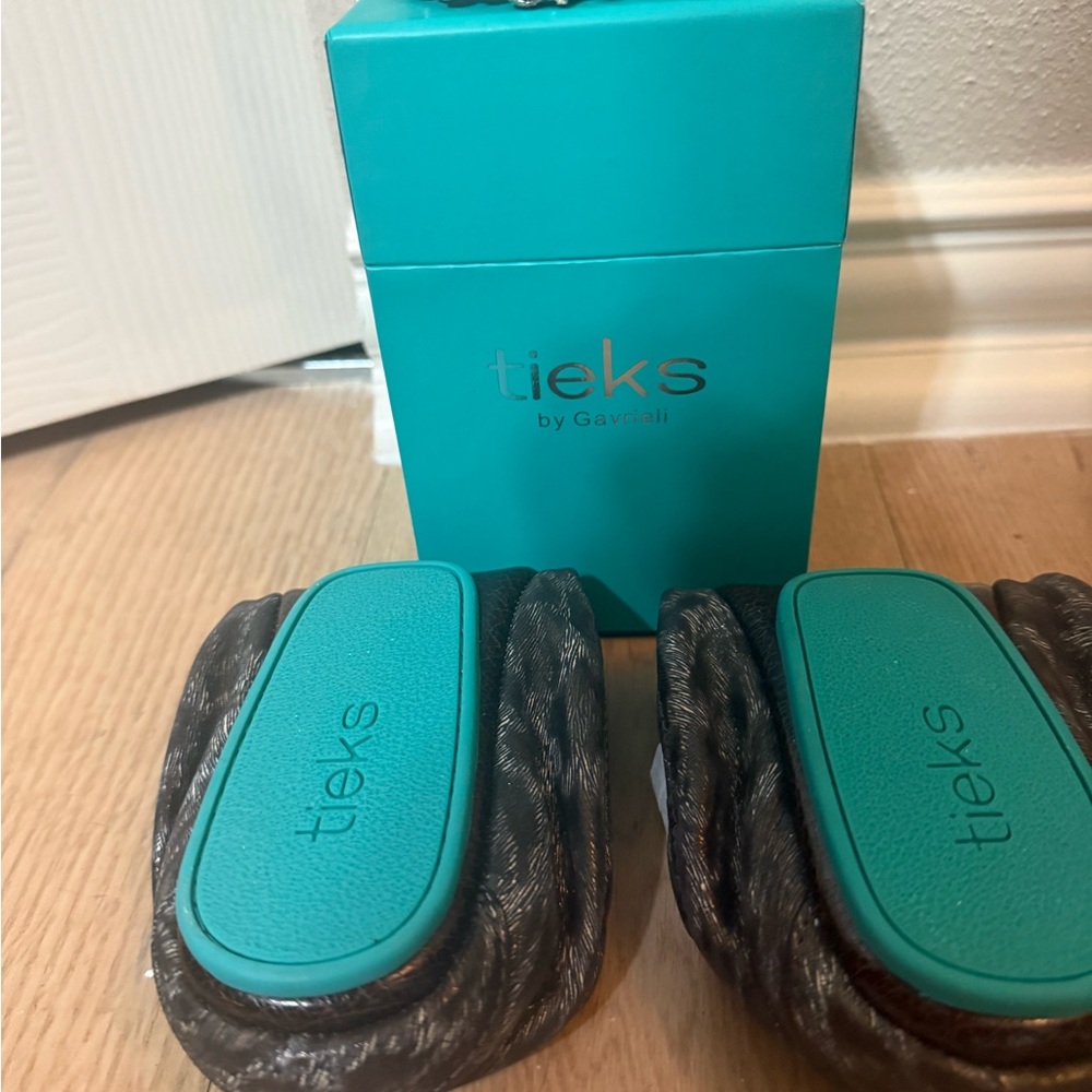 Tieks black/grey